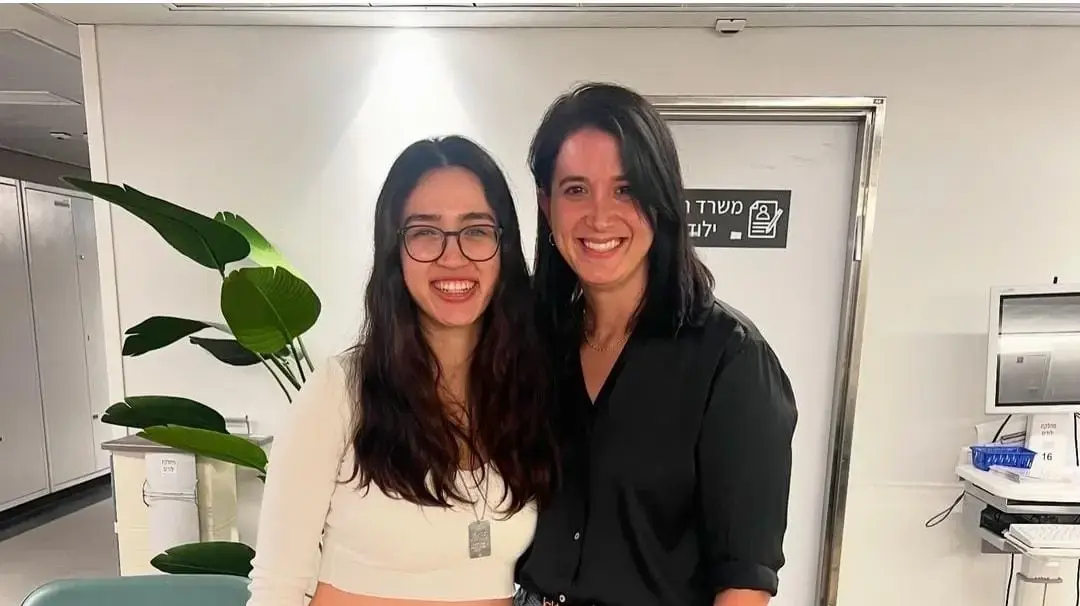 ח"כ לשעבר שירלי פינטו עם נועה ארגמני
ח"כ לשעבר שירלי פינטו עם נועה ארגמני