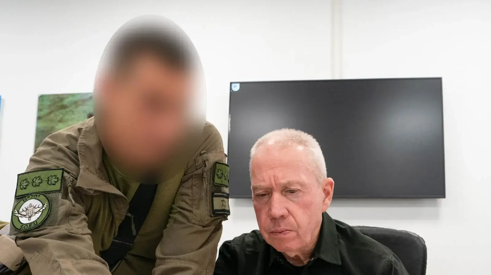 שר הביטחון גלנט בביקור ביחידת יהל״ם שר הביטחון גלנט בביקור ביחידת יהל״ם