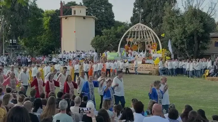 חגיגת שבועות בקיבוץ גן שמואל חגיגת שבועות בקיבוץ גן שמואל
