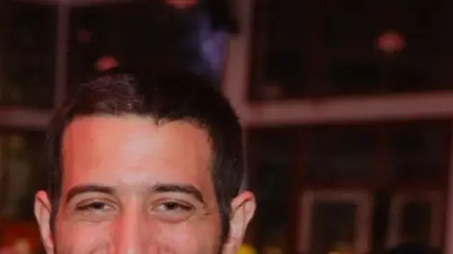 סרן (מיל') איתן קופלוביץ, מירושלים, קצין לוחם בגדוד חש"ן 129, חטיבה 8, נפל בקרב בצפון רצועת עזה, בן 28 בנופלו. סרן (מיל') איתן קופלוביץ, מירושלים, קצין לוחם בגדוד חש"ן 129, חטיבה 8, נפל בקרב בצפון רצועת עזה, בן 28 בנופלו.