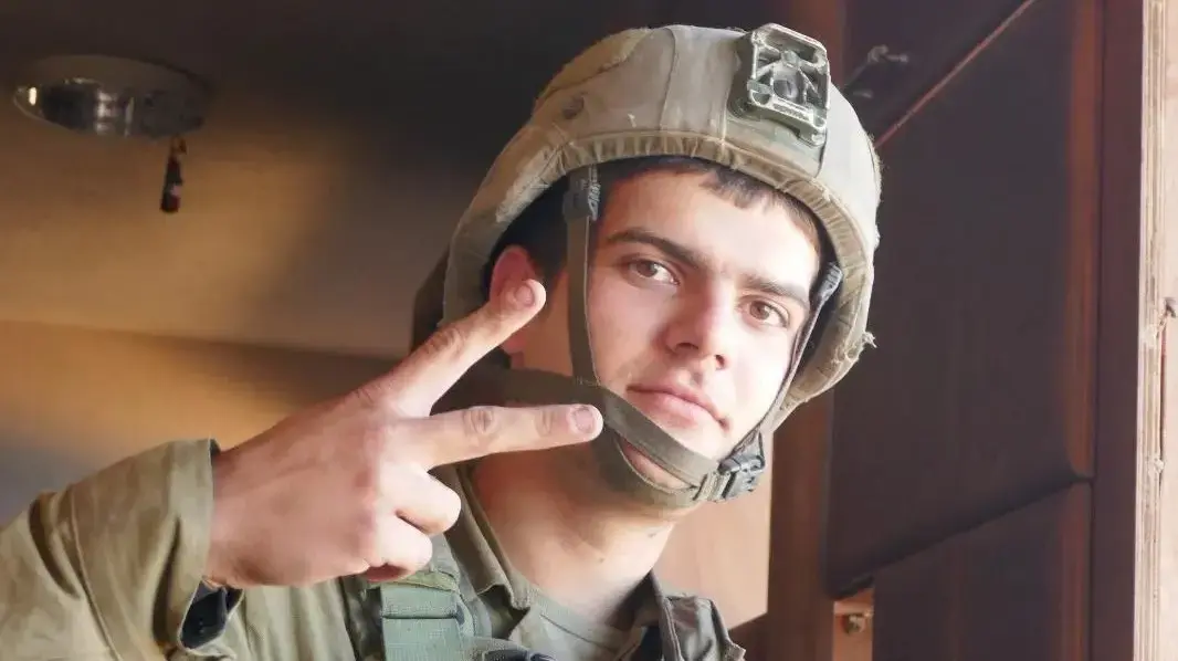 סמ"ר סטניסלב קוסטרב, מאשדוד, לוחם בגדוד 601, עוצבת עקבות הברזל (401), נפל בקרב בדרום רצועת עזה, בן 21 בנופלו. סמ"ר סטניסלב קוסטרב, מאשדוד, לוחם בגדוד 601, עוצבת עקבות הברזל (401), נפל בקרב בדרום רצועת עזה, בן 21 בנופלו.