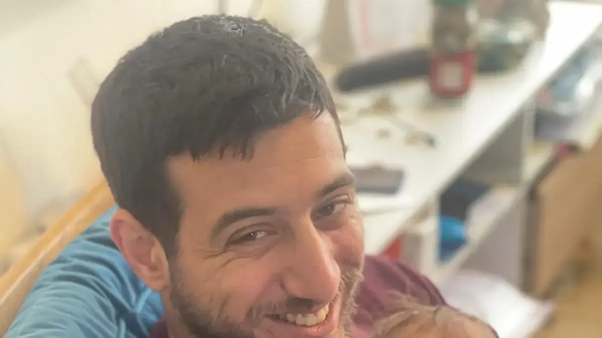 סרן איתן קופלוביץ עם בנו סרן איתן קופלוביץ עם בנו