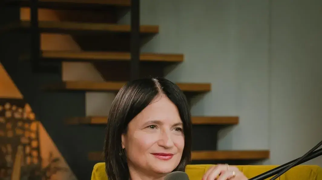 הפסיכולוגית והסופרת מירב רוט הפסיכולוגית והסופרת מירב רוט