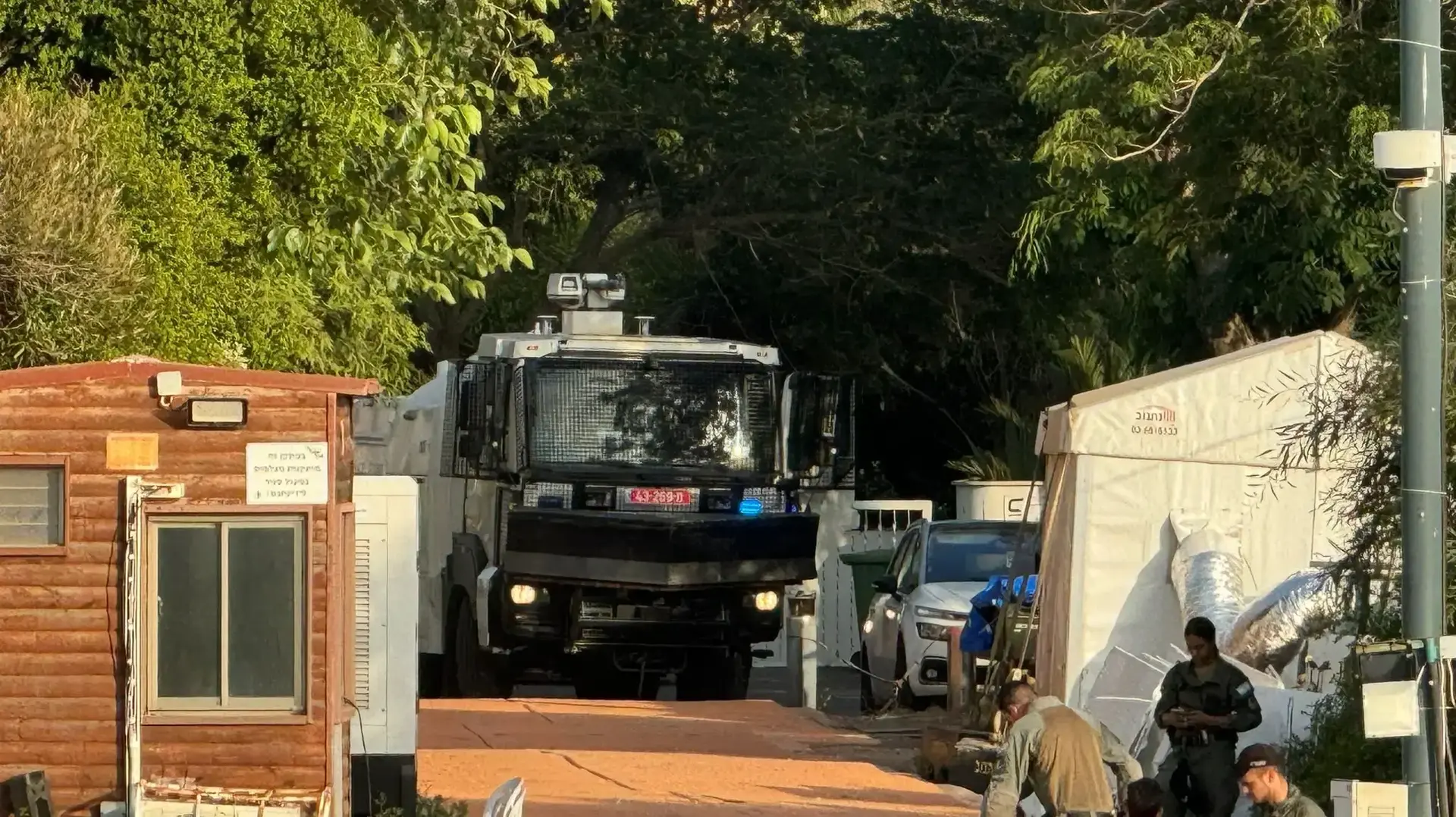 הפגנה מול ביתו של ראש הממלה בנימין נתניהו,קיסריה 20 יוני 2024 הפגנה מול ביתו של ראש הממלה בנימין נתניהו,קיסריה 20 יוני 2024