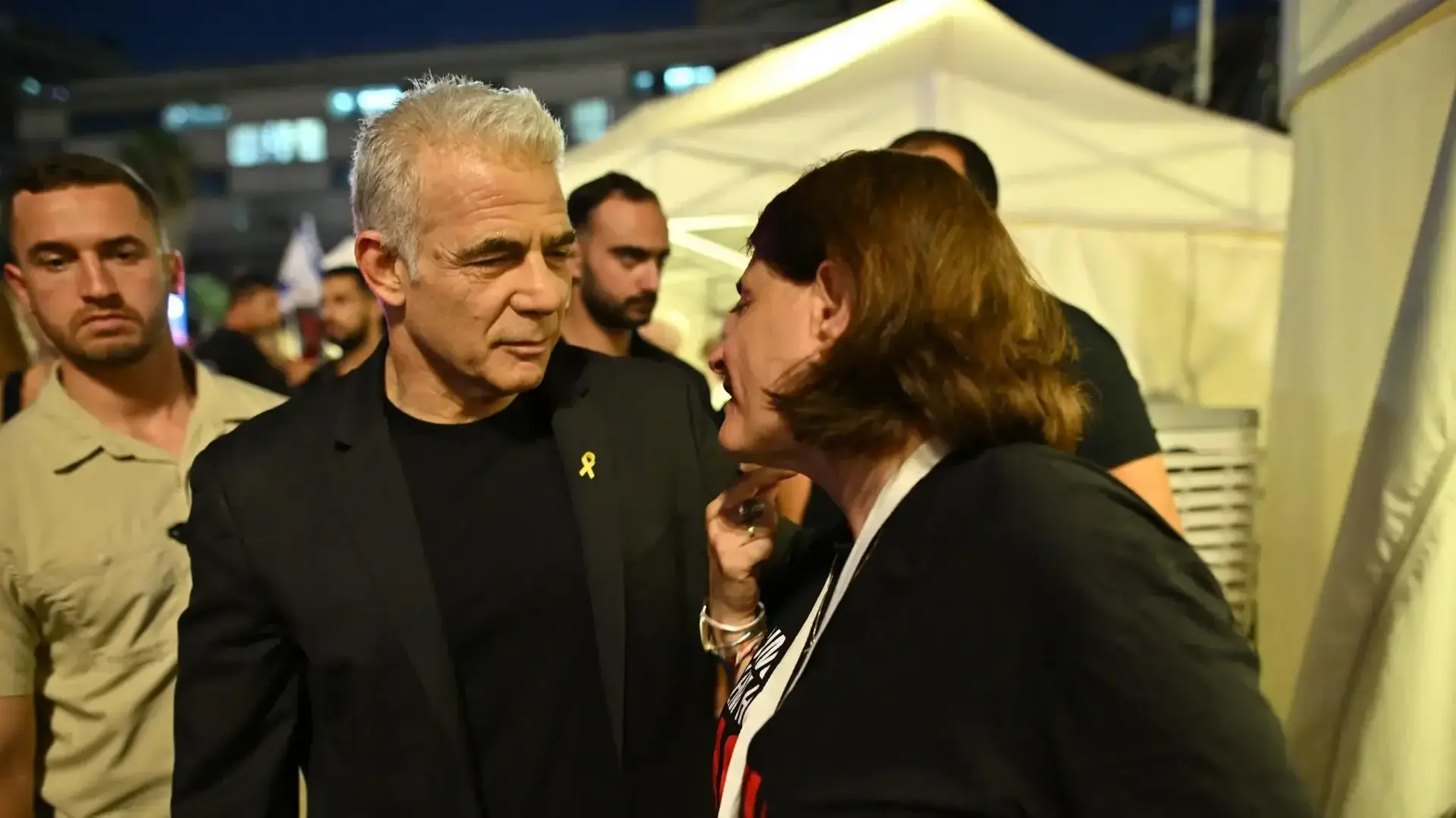ראש האופוזיציה יאיר לפיד בכיכר החטופים
ראש האופוזיציה יאיר לפיד בכיכר החטופים