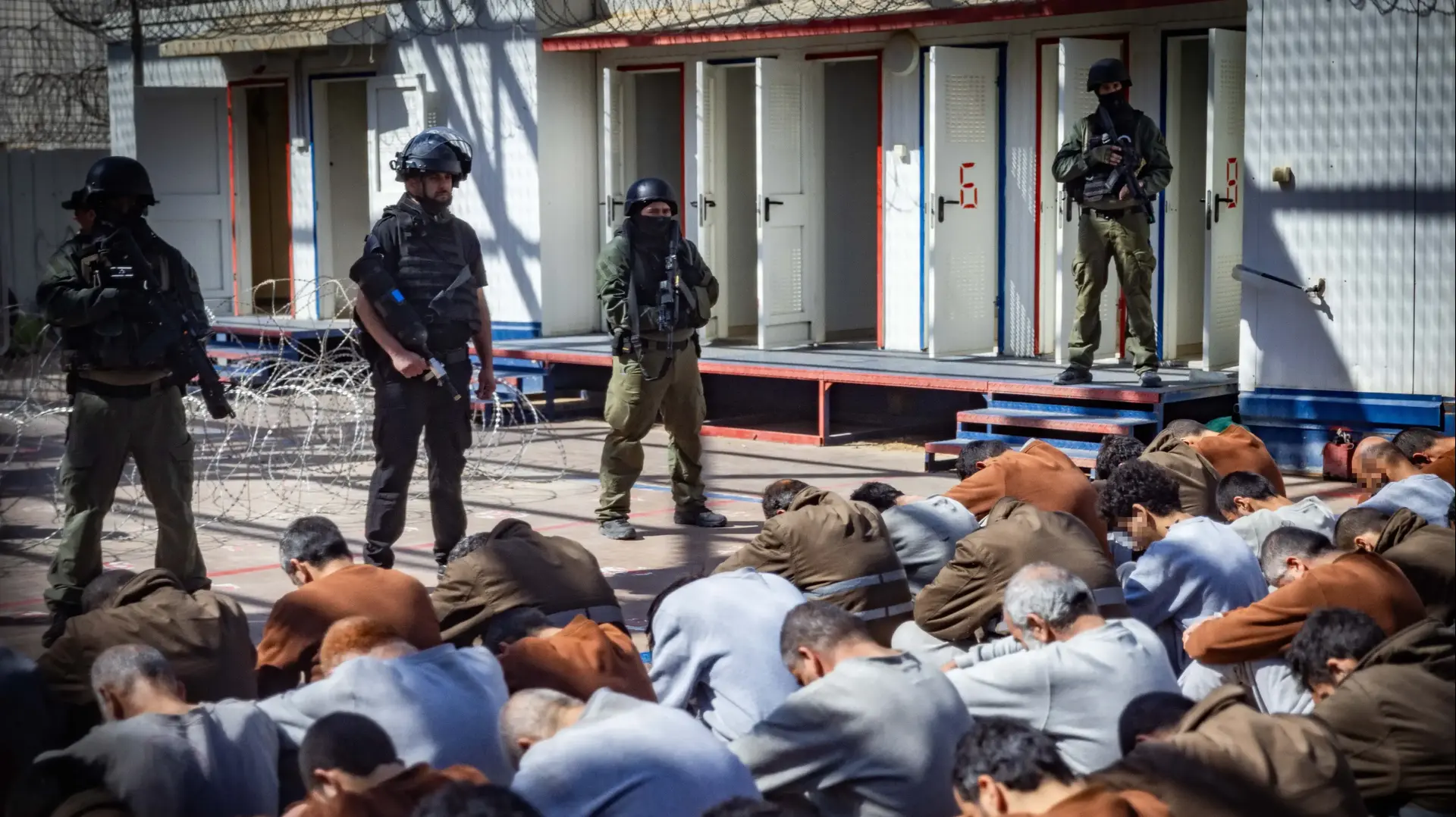 מחבלי חמאס שהשתתפו בטבח 7 באוקטובר בכלא הישראלי, 14 בפברואר 2024 מחבלי חמאס שהשתתפו בטבח 7 באוקטובר בכלא הישראלי, 14 בפברואר 2024