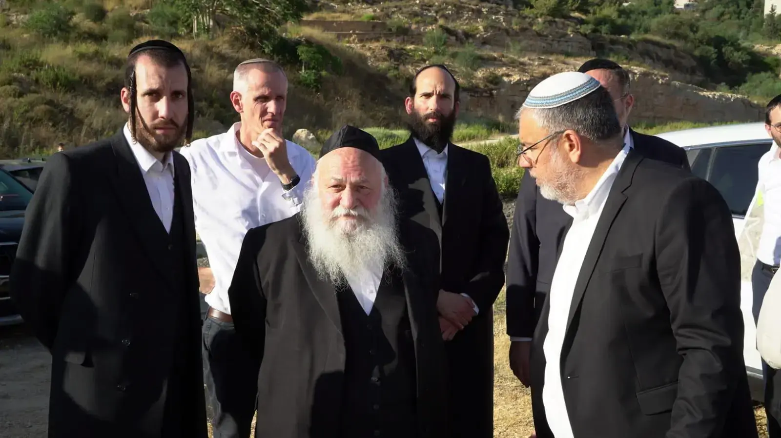 שר הבינוי והשיכון הרב יצחק גולדקנופף בגבעת זאב שר הבינוי והשיכון הרב יצחק גולדקנופף בגבעת זאב