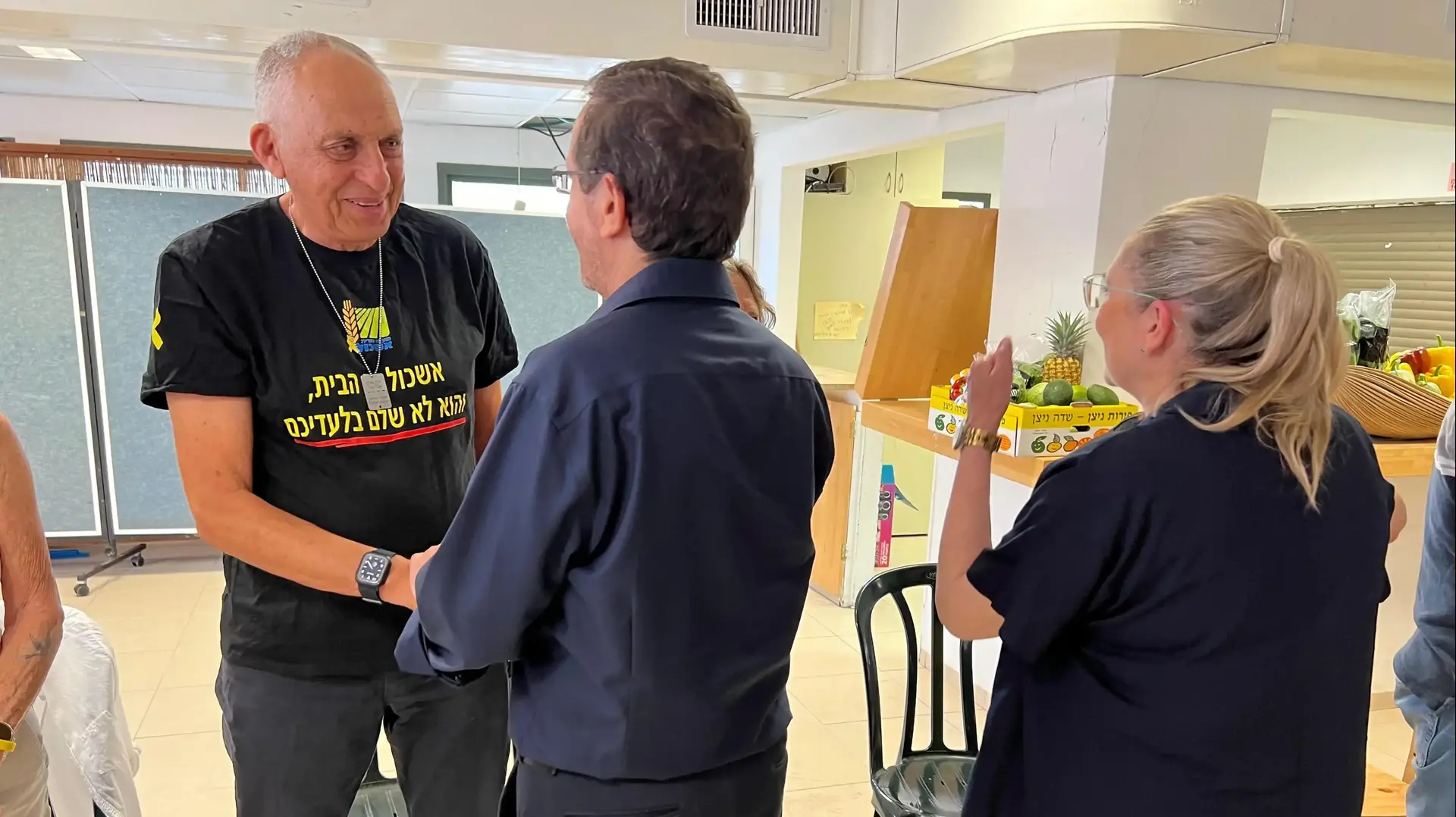 נשיא המדינה יצחק הרצוג, שדה ניצן, 27 ביוני 2024 נשיא המדינה יצחק הרצוג, שדה ניצן, 27 ביוני 2024