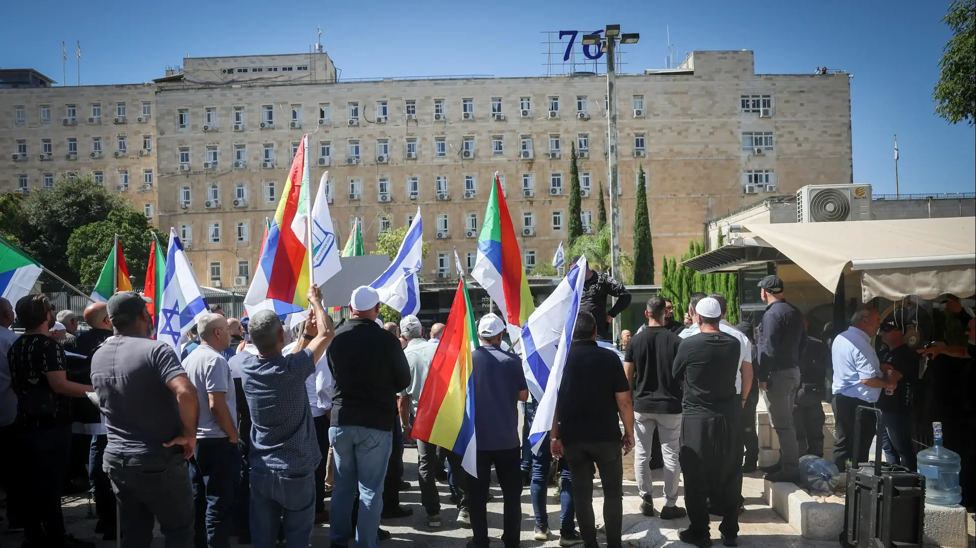 מחאת ראשי רשויות דרוזיות וצ'רקסיות מחוץ לישיבת ממשלה, 30 ביוני 2024 מחאת ראשי רשויות דרוזיות וצ'רקסיות מחוץ לישיבת ממשלה, 30 ביוני 2024