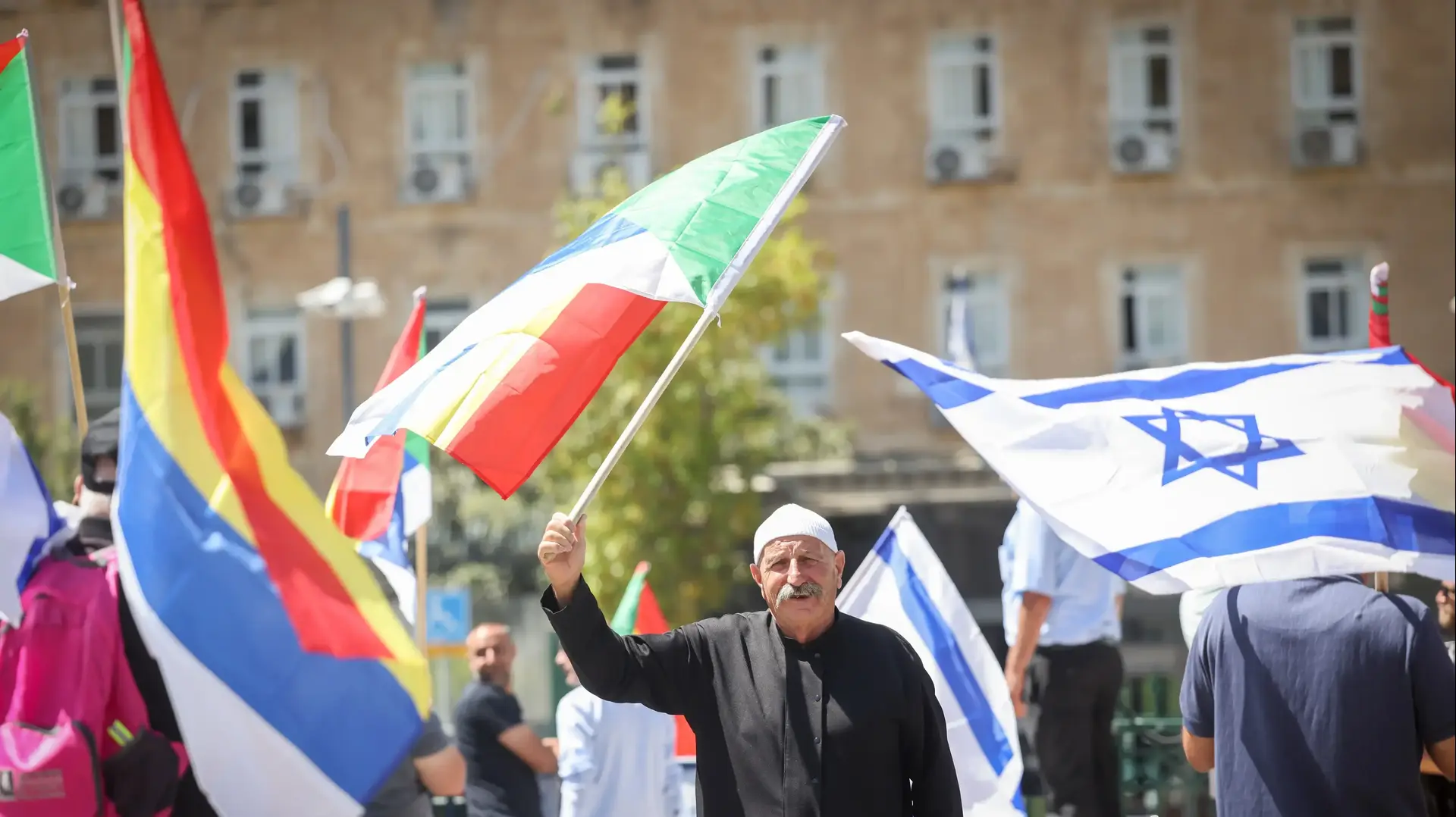 מחאת ראשי רשויות דרוזיות וצ'רקסיות מחוץ לישיבת ממשלה, 30 ביוני 2024 מחאת ראשי רשויות דרוזיות וצ'רקסיות מחוץ לישיבת ממשלה, 30 ביוני 2024
