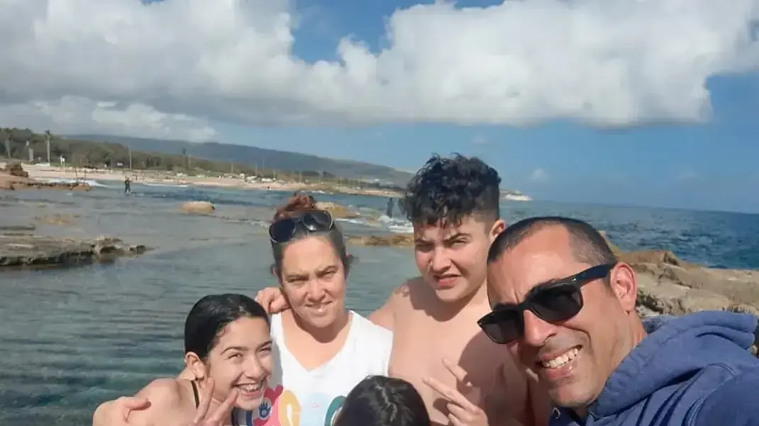 משפחת גפן שפונתה מיישוב מצובה בצפון במהלך מלחמת חרבות ברזל משפחת גפן שפונתה מיישוב מצובה בצפון במהלך מלחמת חרבות ברזל