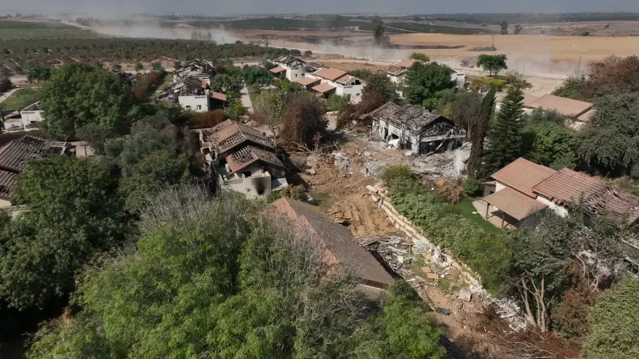 קיבוץ בארי לאחר טבח שבעה באוקטובר קיבוץ בארי לאחר טבח שבעה באוקטובר