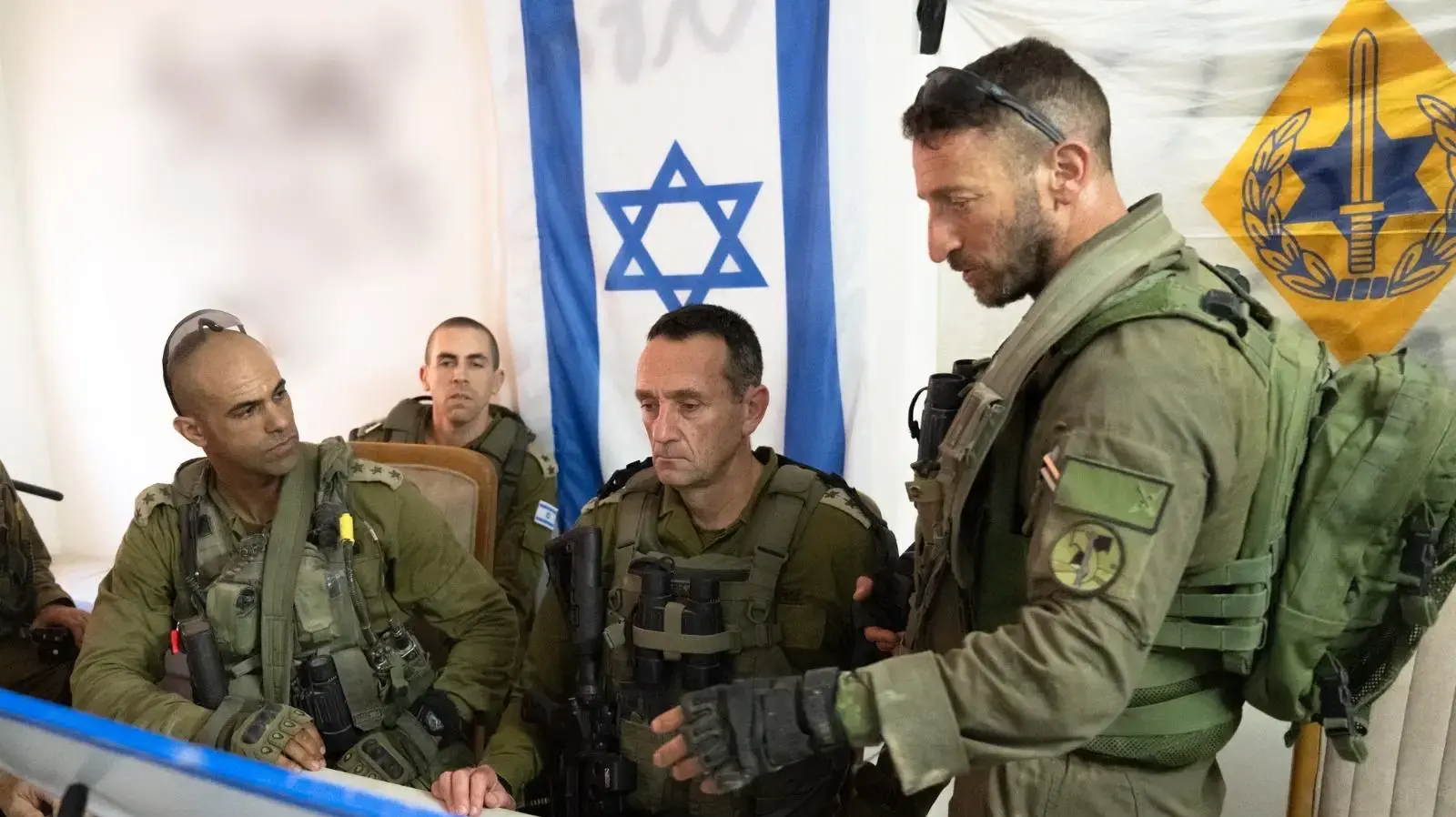 הרמטכ״ל הרצי הלוי קיים הערכת מצב במסדרון מרכז רצועת עזה הרמטכ״ל הרצי הלוי קיים הערכת מצב במסדרון מרכז רצועת עזה