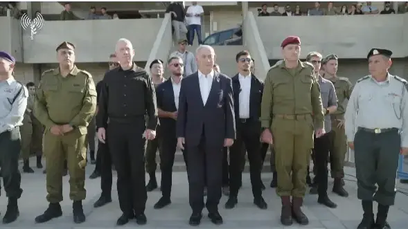 הרמטכ"ל הרצי הלוי, ראש הממשלה בנימין נתניהו, ושר הביטחון יואב גלנט בטקס סיום קורס קצינים קרביים מחזור  69 11 ביולי 2024 