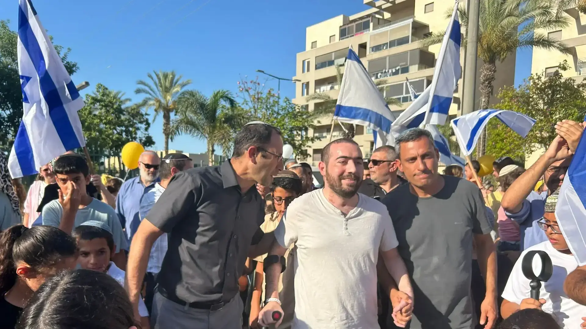 הפצוע כפיר זר חזר מבית החולים לאחר שנפצע הפצוע כפיר זר חזר מבית החולים לאחר שנפצע