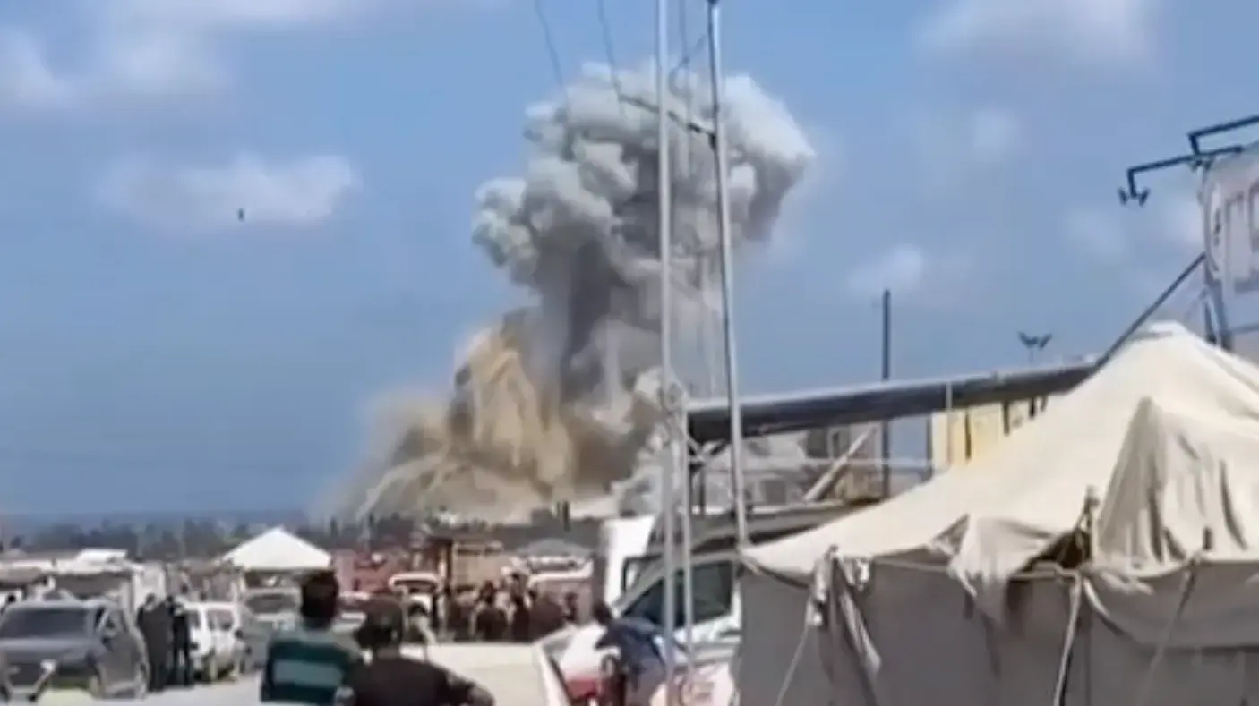 צה"ל תקף בחאן יונס: יעד התקיפה - בכיר חמאס מוחמד דף 13 ביולי 2024 צה"ל תקף בחאן יונס: יעד התקיפה - בכיר חמאס מוחמד דף 13 ביולי 2024