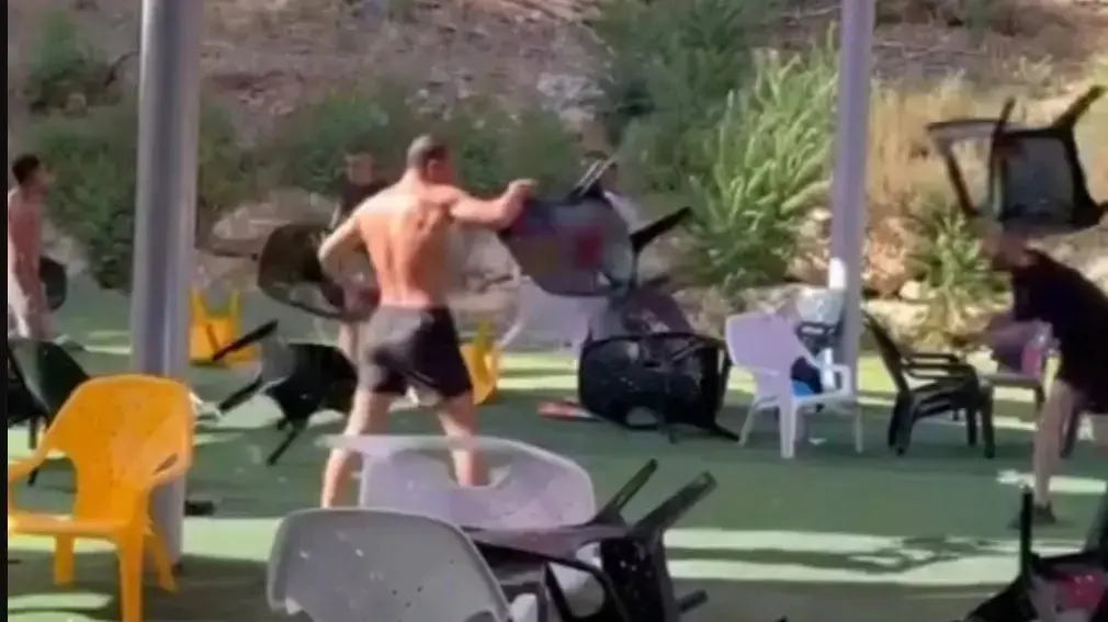 קטטה רבת משתתפים בין יהודים לערבים בבריכת ציפורי בירושלים
