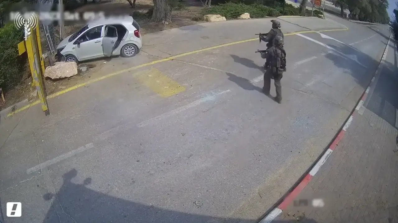 לוחמי שלדג נלחמים במחבלים בקיבוץ בארי, 15 ביולי 2024 לוחמי שלדג נלחמים במחבלים בקיבוץ בארי, 15 ביולי 2024