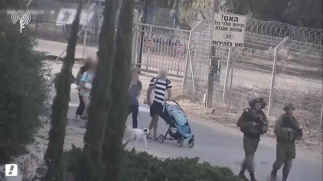 לוחמי שלדג מחלצים תושבים מקיבוץ בארי ב-7 באוקטובר, 15 ביולי 2024 לוחמי שלדג מחלצים תושבים מקיבוץ בארי ב-7 באוקטובר, 15 ביולי 2024