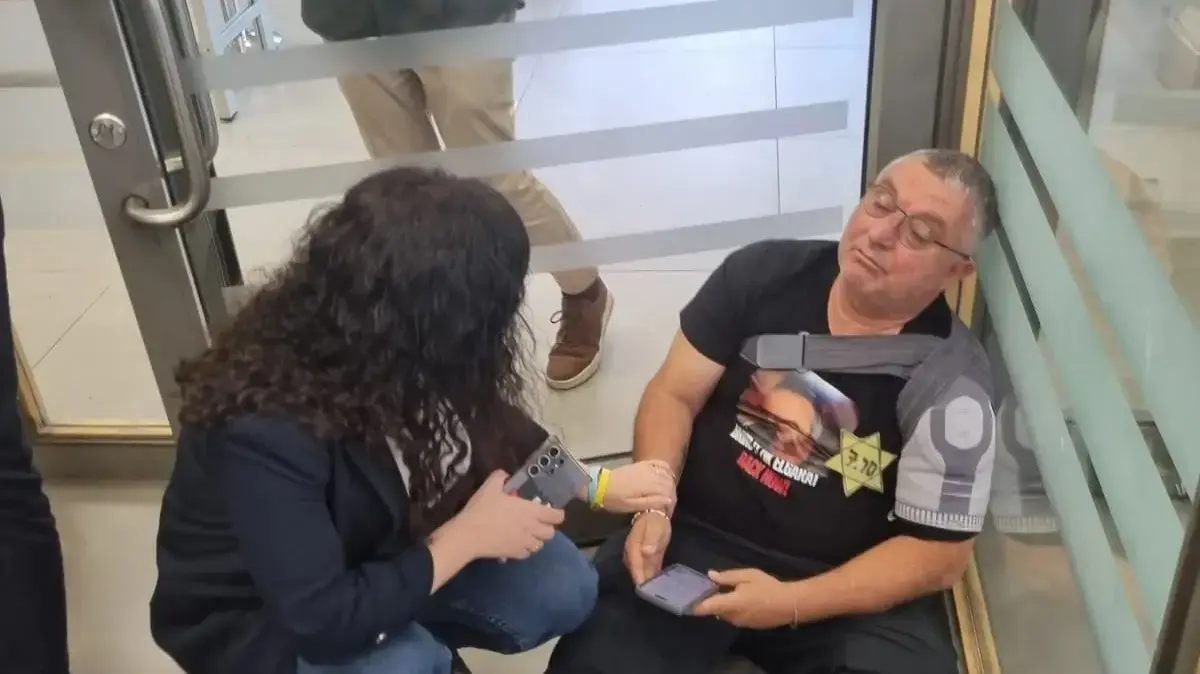 דני אלגרט, אחיו של החטוף איציק אלגרט עוכב מלהיכנס למשכן הכנסת, 15 ביולי 2024