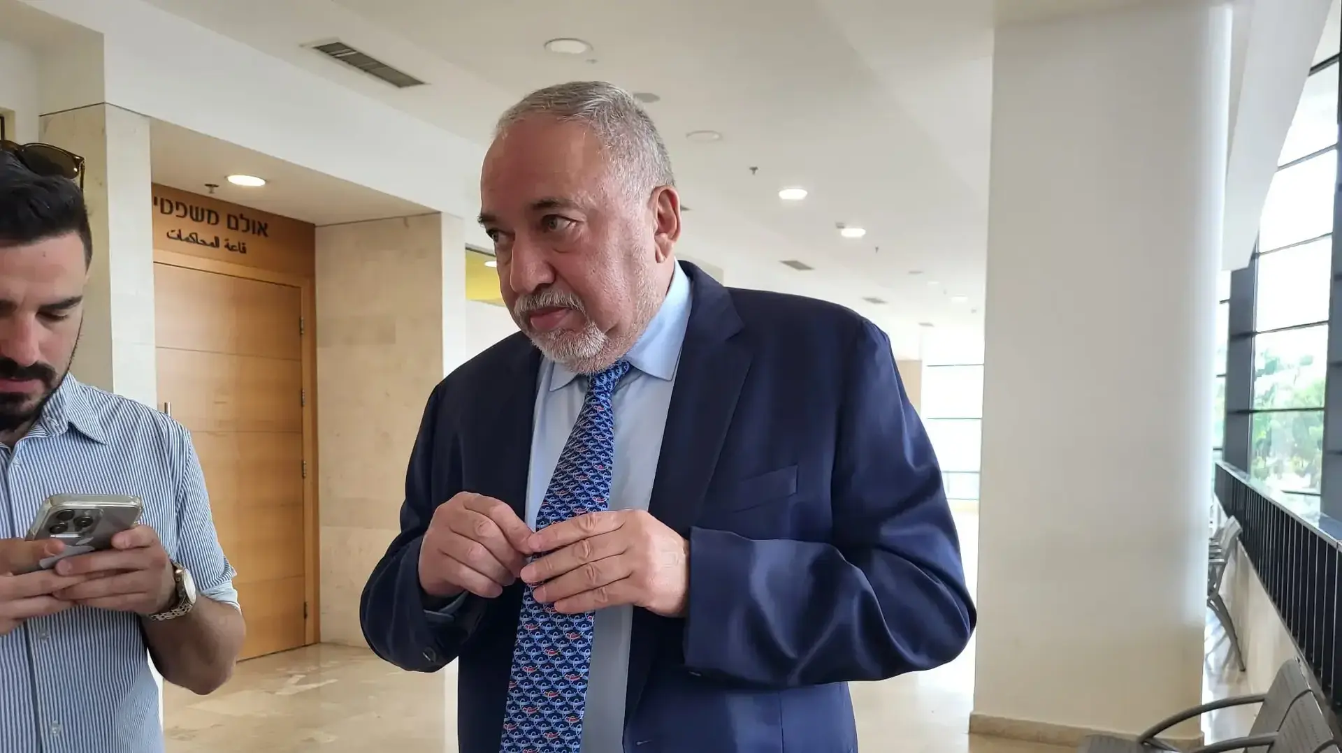 דיון הכוחות: יוסי כמיסה שטען כי ליברמן הציע סכום כסף כדי לרצוח ניצב משטרה. 16 ביולי 2024 דיון הכוחות: יוסי כמיסה שטען כי ליברמן הציע סכום כסף כדי לרצוח ניצב משטרה. 16 ביולי 2024
