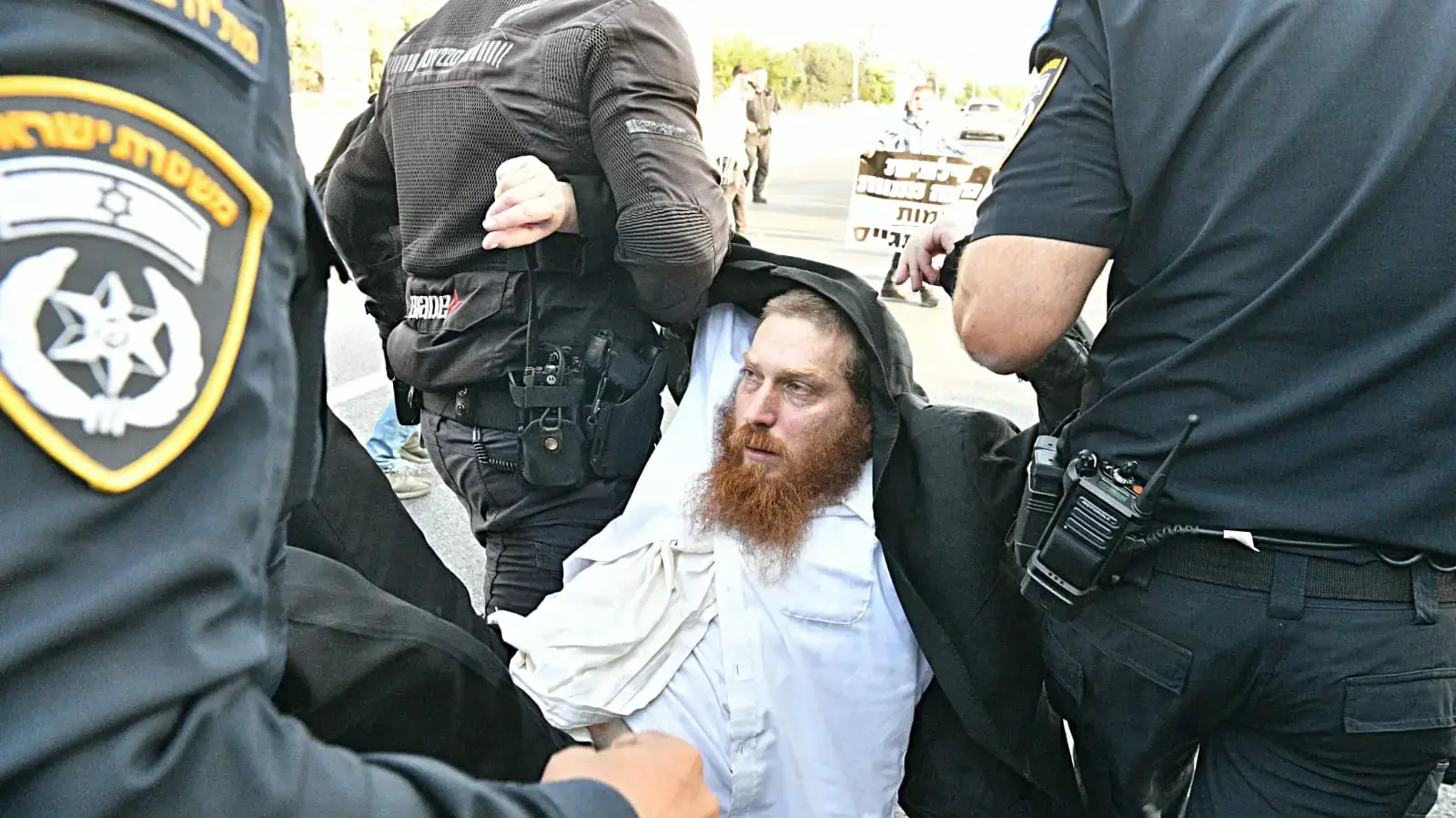 הפגנה של החרדים הקיצוניים בכביש 4, גהה .