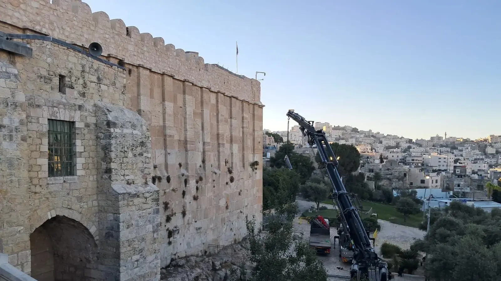 פירוק הקירוי ברחבת מערת המכפלה, 17 ביולי 2024