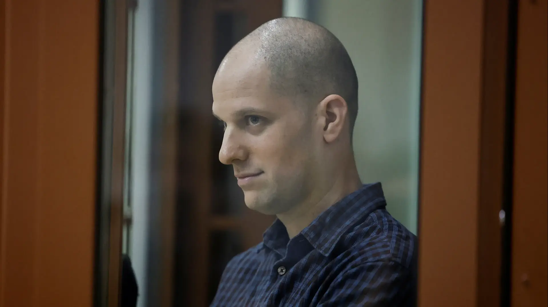 העיתונאי האמריקני אוון גרשקוביץ' בבית משפט ברוסיה, 26 ביוני 2024 העיתונאי האמריקני אוון גרשקוביץ' בבית משפט ברוסיה, 26 ביוני 2024