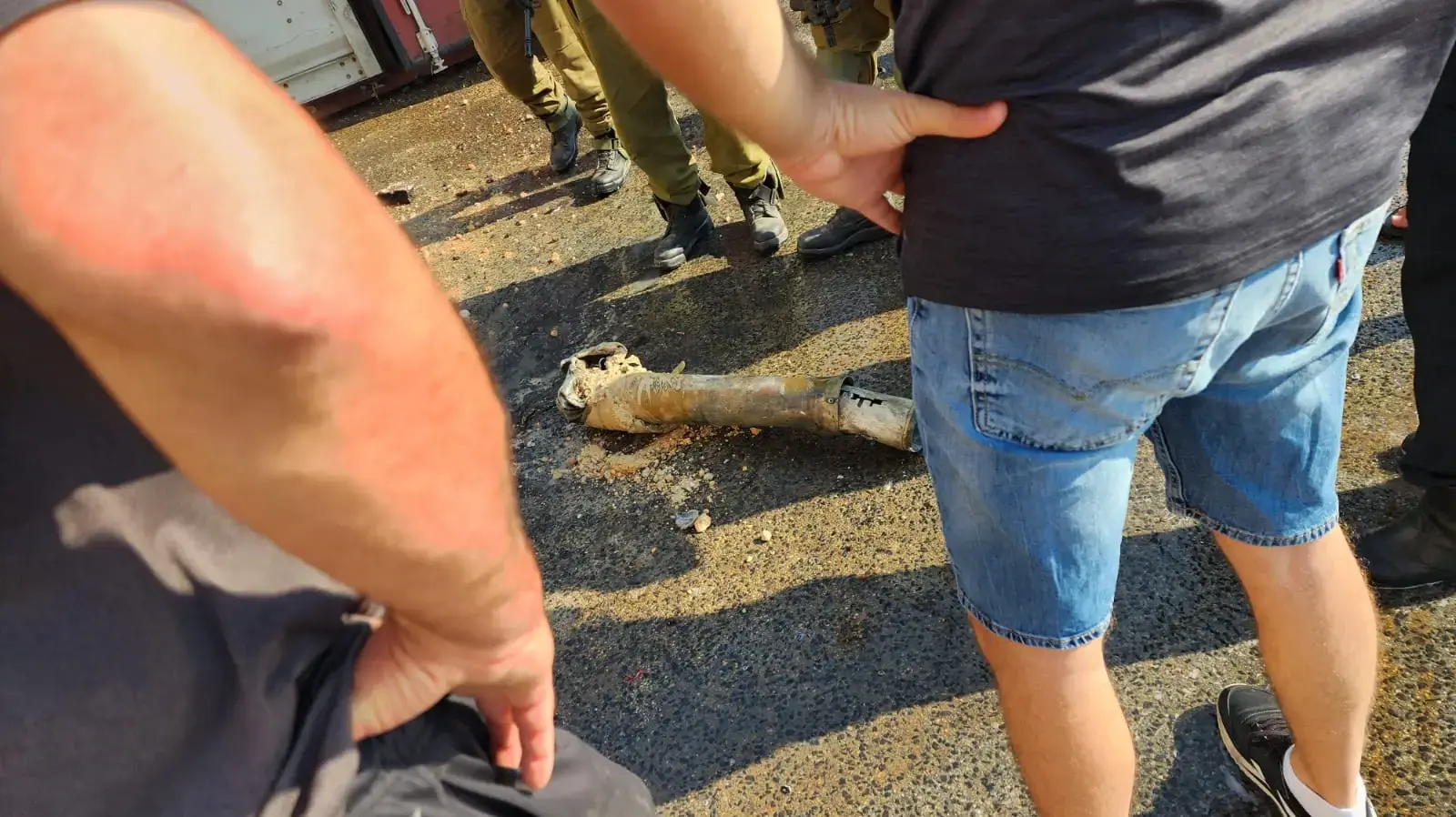 פגיעת טיל במפעל החיתולים בייביסיטר, קיבוץ עמיר יולי 2024 פגיעת טיל במפעל החיתולים בייביסיטר, קיבוץ עמיר יולי 2024