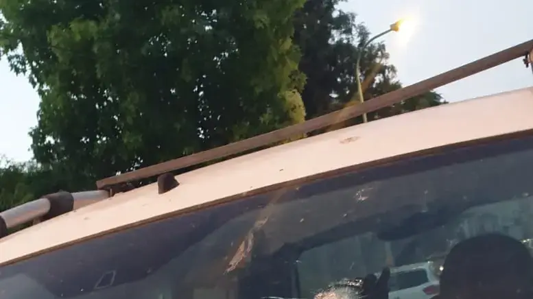 תושב העמקים שנהג במכונית שאלמונים תקפו בירי נחשד על ידי המשטרה כי היה שותף לתרגיל "כיפה אדומה" שנועד לרצוח או לפגוע בחברו שישב לצידו במכונית תושב העמקים שנהג במכונית שאלמונים תקפו בירי נחשד על ידי המשטרה כי היה שותף לתרגיל "כיפה אדומה" שנועד לרצוח או לפגוע בחברו שישב לצידו במכונית