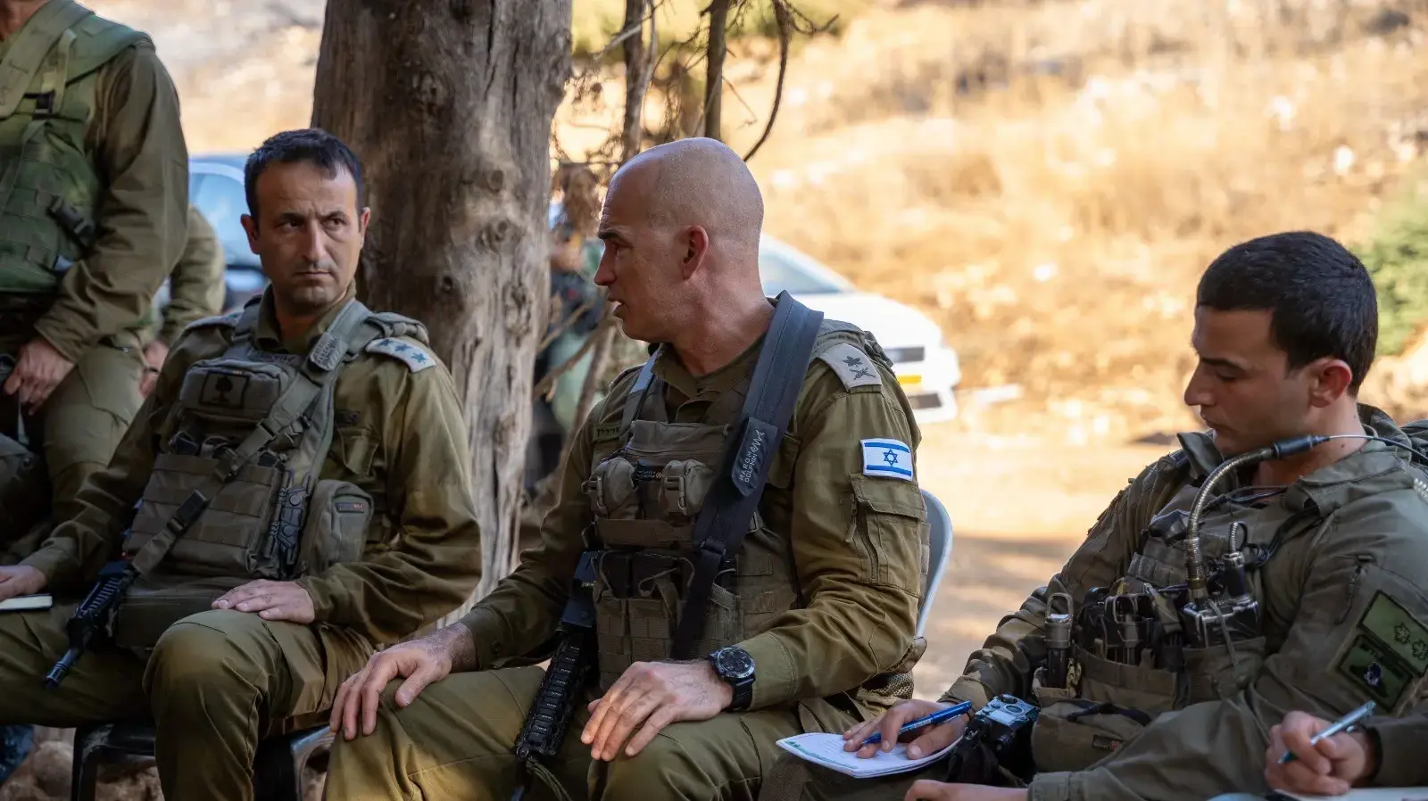 מפקד פיקוד הצפון, אלוף אורי גורדין, עם לוחמי גולני מפקד פיקוד הצפון, אלוף אורי גורדין, עם לוחמי גולני