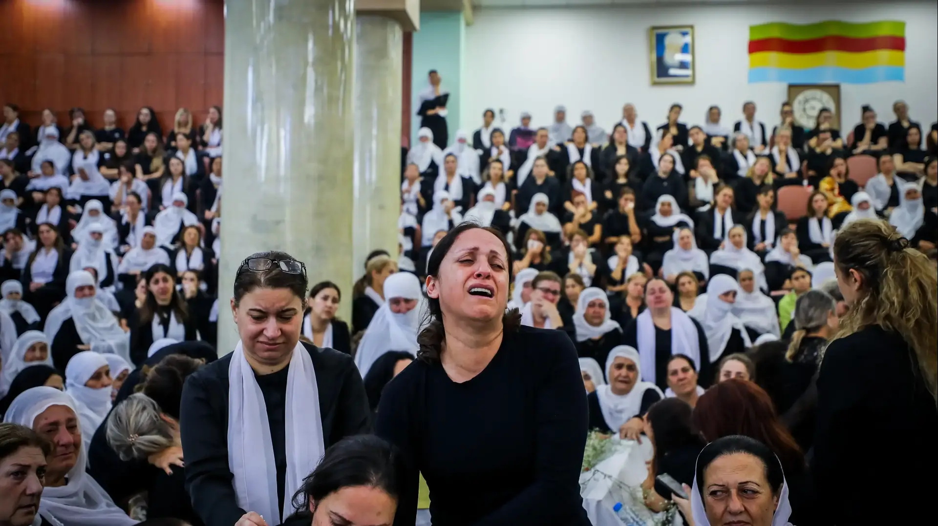 טקס אשכבה לילדים הדרוזים שנהרגו מפגיעת טיל במגרש כדורגל, מג'דל שמס, 28 ביולי 2024 טקס אשכבה לילדים הדרוזים שנהרגו מפגיעת טיל במגרש כדורגל, מג'דל שמס, 28 ביולי 2024