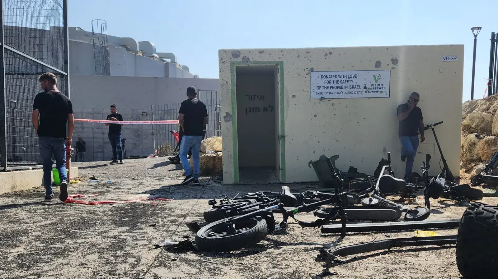 זירת פגיעת טיל במגרש כדורגל, מג'דל שמס, 28 ביולי 2024 זירת פגיעת טיל במגרש כדורגל, מג'דל שמס, 28 ביולי 2024