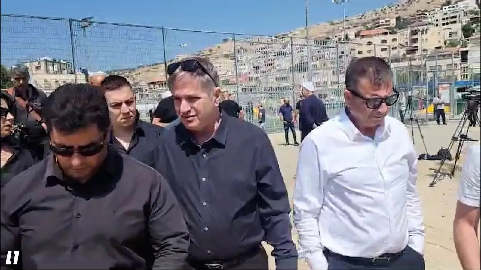 נבחרי ציבור בהלווית 11 ילדים במג'דל שמס שנהרגו בתקיפת חיזבאללה על הכפר 28 ביולי 2024 נבחרי ציבור בהלווית 11 ילדים במג'דל שמס שנהרגו בתקיפת חיזבאללה על הכפר 28 ביולי 2024
