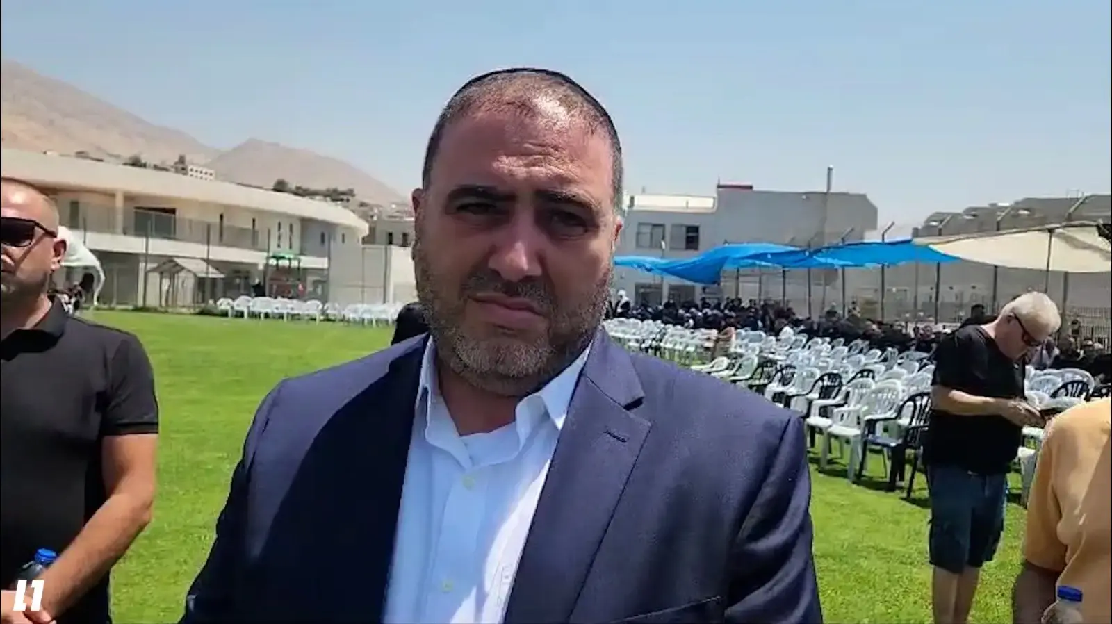 נבחרי ציבור בהלווית 11 ילדים במג'דל שמס שנהרגו בתקיפת חיזבאללה על הכפר 28 ביולי 2024 נבחרי ציבור בהלווית 11 ילדים במג'דל שמס שנהרגו בתקיפת חיזבאללה על הכפר 28 ביולי 2024