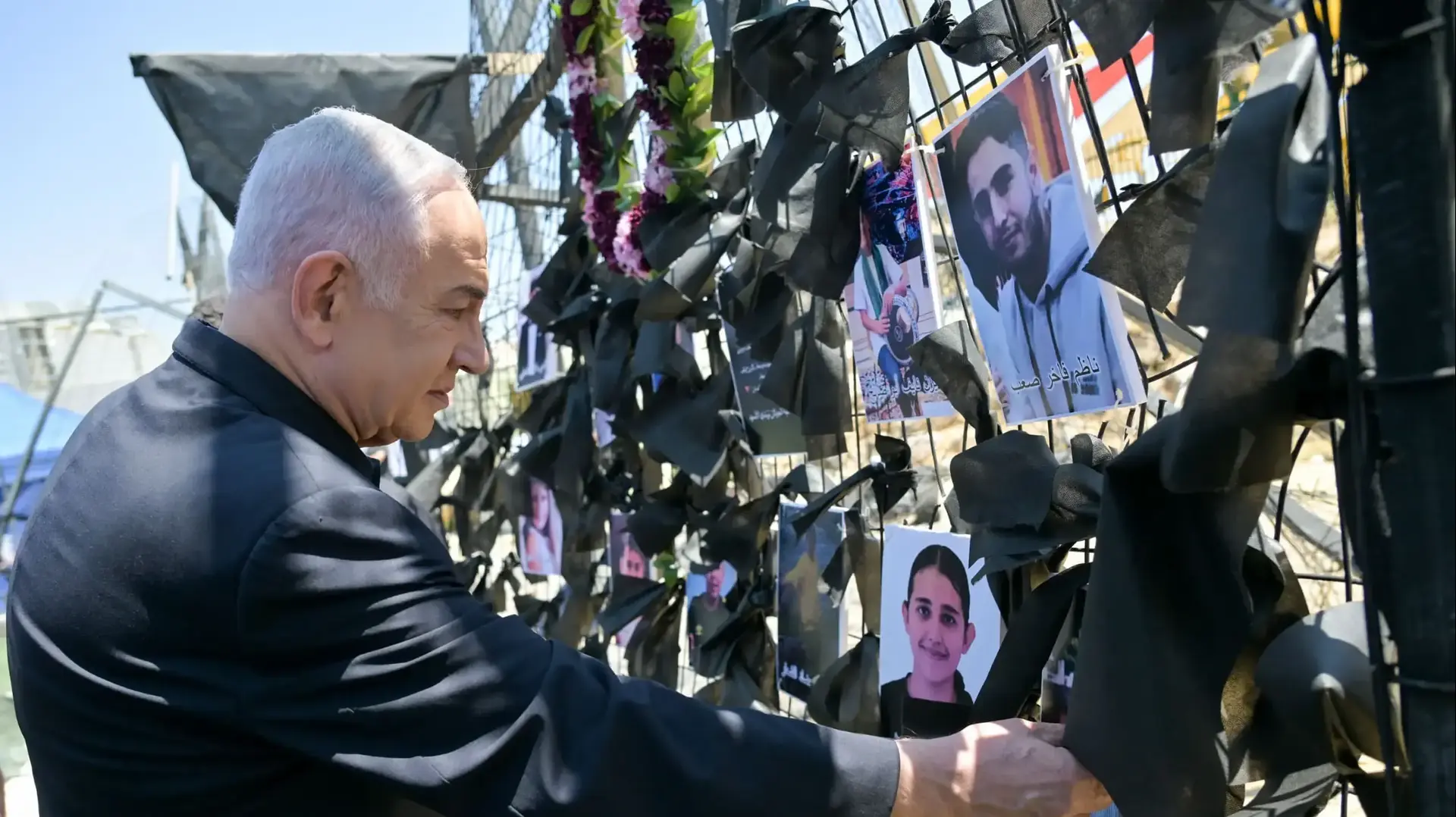ראש הממשלה נתניהו ביקר במקום האסון במג'דל שמס, 28 ביולי 2024 ראש הממשלה נתניהו ביקר במקום האסון במג'דל שמס, 28 ביולי 2024