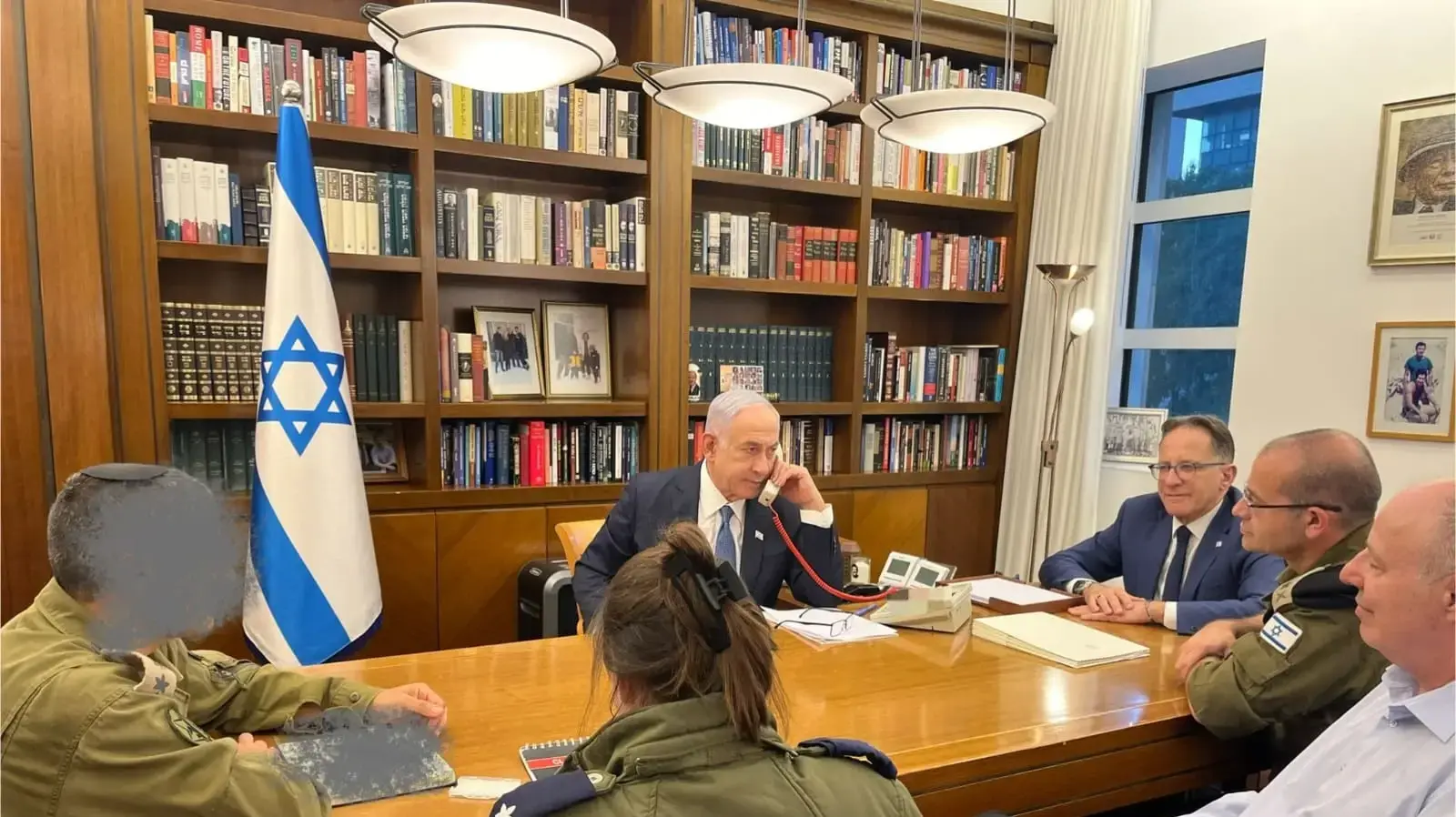 ראש הממשלה בנימין נתניהו לאחר הפגיעה בלב ביירות , 30 ביולי 2024 ראש הממשלה בנימין נתניהו לאחר הפגיעה בלב ביירות , 30 ביולי 2024