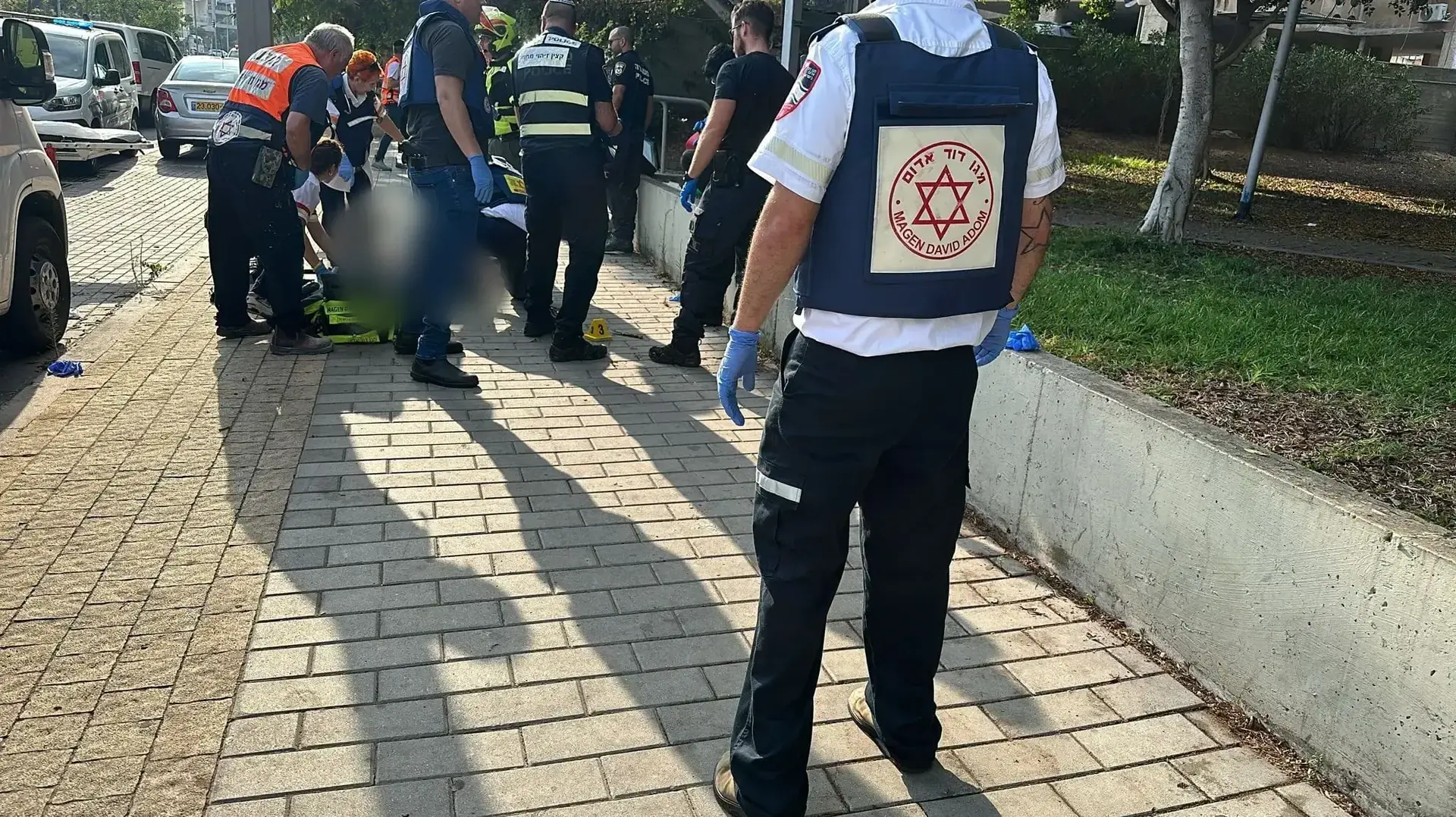 זירת פיגוע, חולון, 4 באוגוסט 2024 זירת פיגוע, חולון, 4 באוגוסט 2024