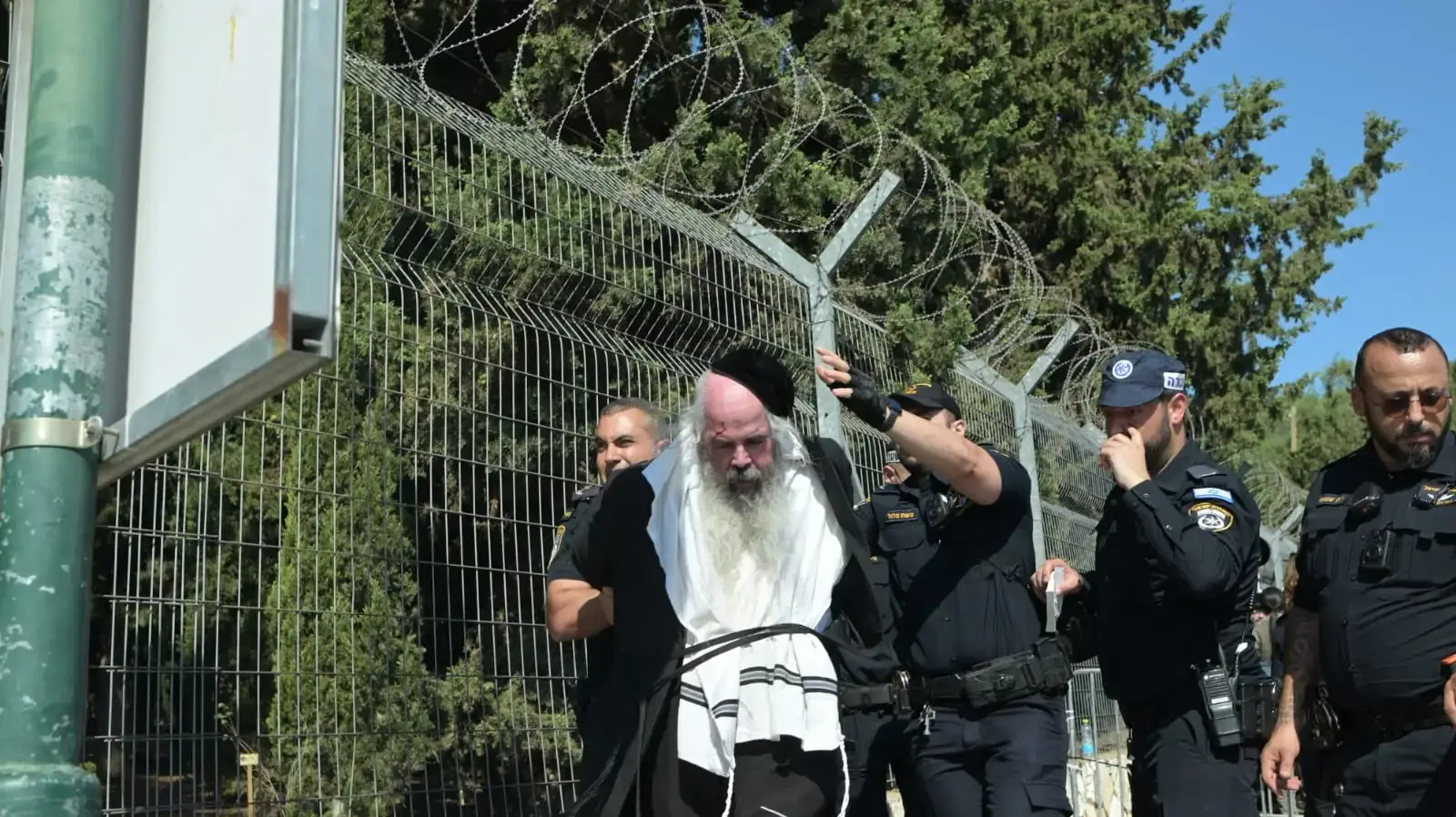 עימותים במהלך הפגנה נגד קליטת מתגייסים חרדים, בקו"ם תל השומר, 5 באוגוסט 2024