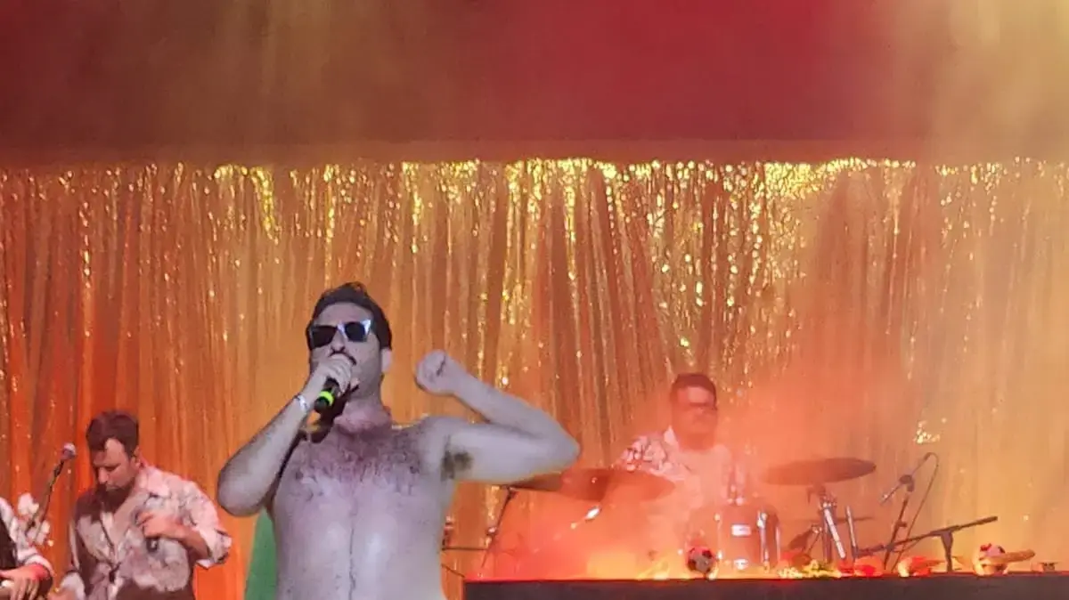 אביהו פנחסוב בהופעה אביהו פנחסוב בהופעה
