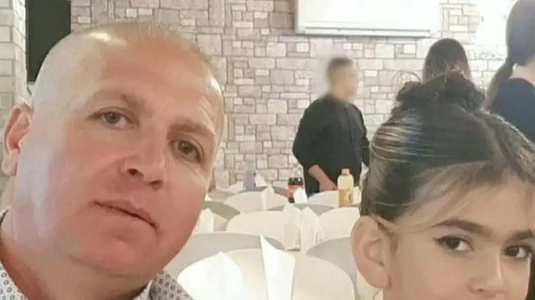 לאחר נפילת הטיל במגרש הכדורגל במג'דל שמס, חובש בכיר במד"א, אדם ספאדי הגיע לזירה ומצא את בתו ללא רוח חיים.
