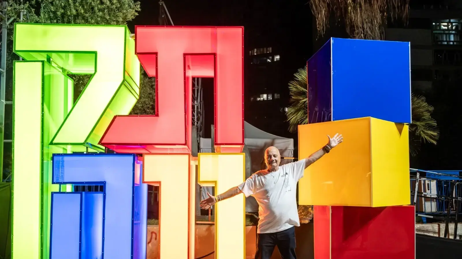 מיצב התקווה של לואיס הר בכיכר החטופים
16 באוגוסט 2024 מיצב התקווה של לואיס הר בכיכר החטופים
16 באוגוסט 2024