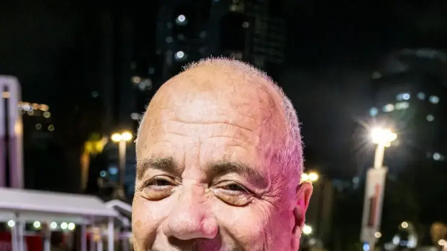 מיצב התקווה של לואיס הר בכיכר החטופים
16 באוגוסט 2024 מיצב התקווה של לואיס הר בכיכר החטופים
16 באוגוסט 2024