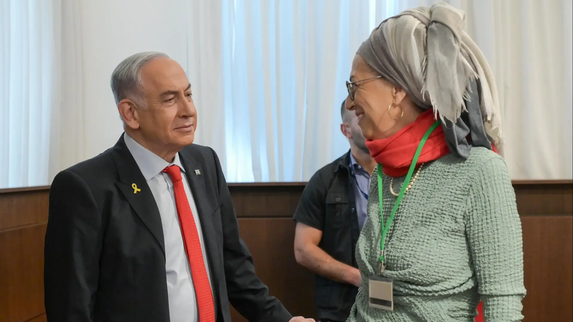 ראש הממשלה בנימין נתניהו עם דיצה אמו של אבינתן אור החטוף, פגישה עם נציגי פורום ״הגבורה״ ונציגי פורום ״תקווה״, במשרד ראש הממשלה בירושלים, 20 באוגוסט 2024 ראש הממשלה בנימין נתניהו עם דיצה אמו של אבינתן אור החטוף, פגישה עם נציגי פורום ״הגבורה״ ונציגי פורום ״תקווה״, במשרד ראש הממשלה בירושלים, 20 באוגוסט 2024
