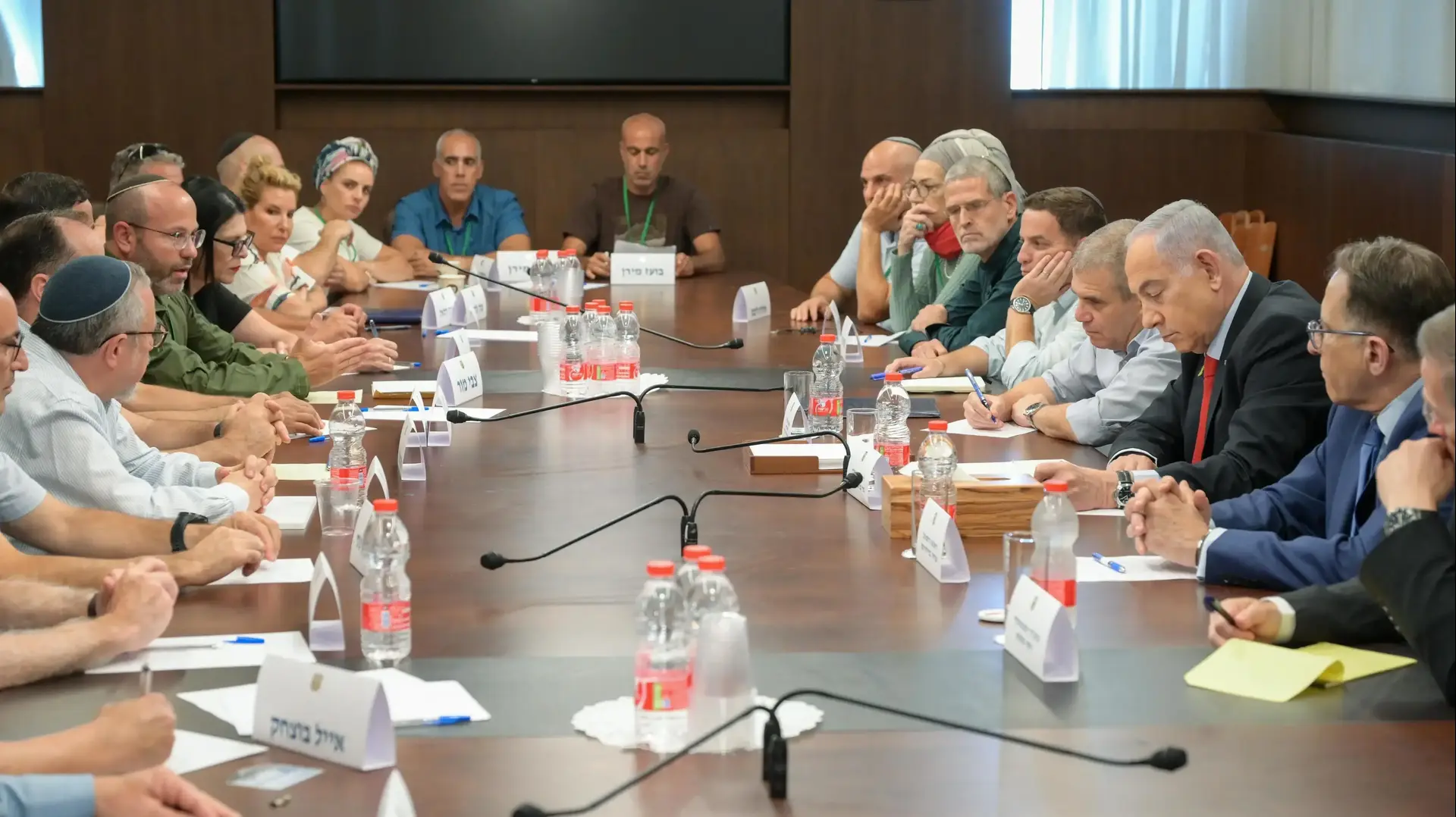 ראש הממשלה בנימין נתניהו נפגש עם נציגי פורום ״הגבורה״ ונציגי פורום ״תקווה״, במשרד ראש הממשלה בירושלים, 20 באוגוסט 2024 ראש הממשלה בנימין נתניהו נפגש עם נציגי פורום ״הגבורה״ ונציגי פורום ״תקווה״, במשרד ראש הממשלה בירושלים, 20 באוגוסט 2024