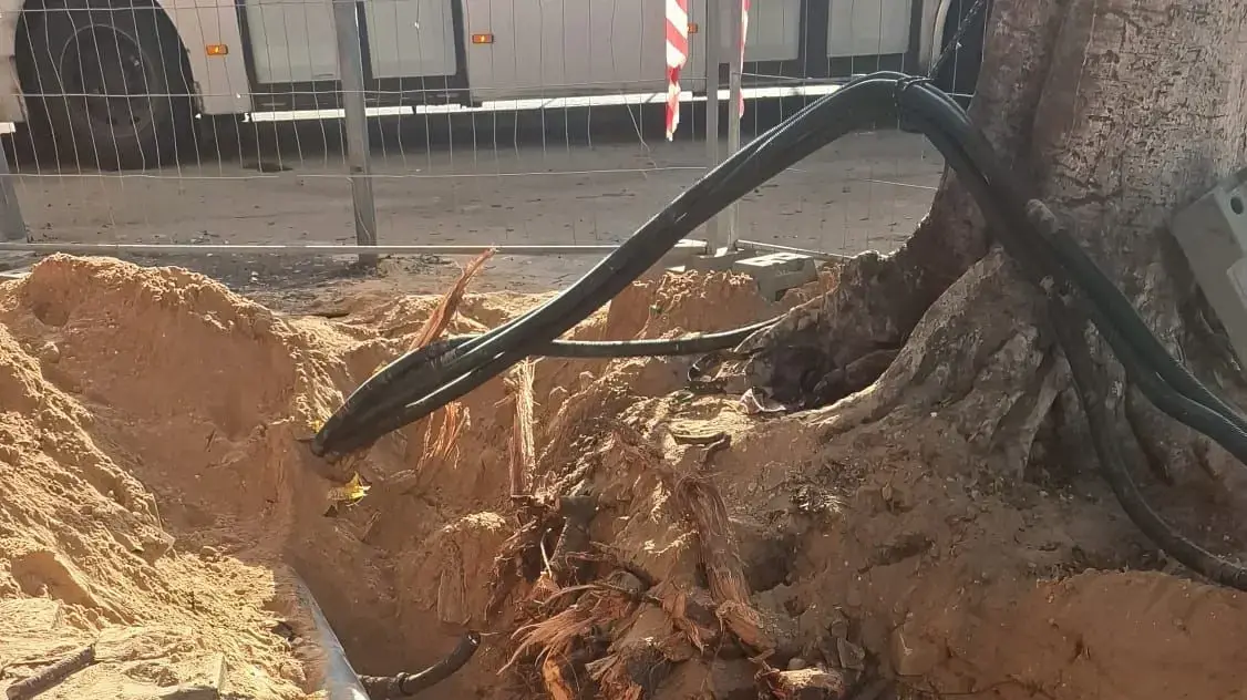 ברחובות דרך יפו, אלנבי והסביבה בעיר תל אביב, מופסק מחשמל, בעקבות פגיעה בכבלי חשמל. 22 באוגוסט 2024 ברחובות דרך יפו, אלנבי והסביבה בעיר תל אביב, מופסק מחשמל, בעקבות פגיעה בכבלי חשמל. 22 באוגוסט 2024