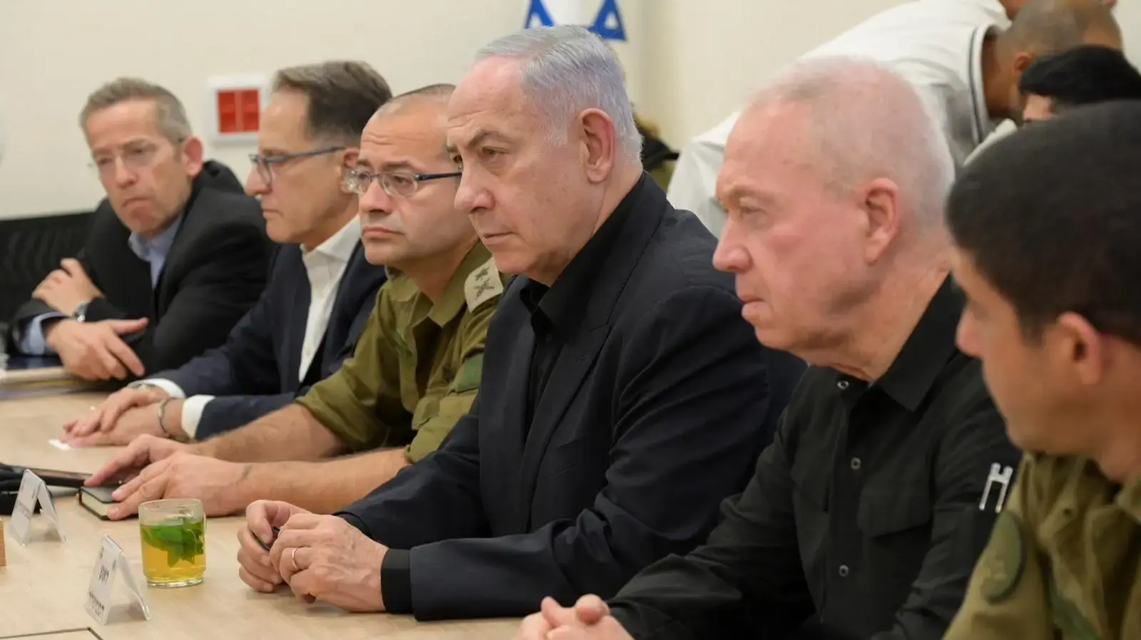 רה"מ בנימין נתניהו ושר הביטחון יואב גלנט בקריה, 25 באוגוסט 2024 רה"מ בנימין נתניהו ושר הביטחון יואב גלנט בקריה, 25 באוגוסט 2024