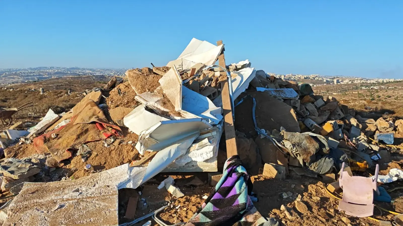 כוחות מג"ב ומינהל אזרחי הרסו מספר מבנים ב-2 מאחזים באזור בנימין (עוז ציון וצור הראל) ואת צירי הגישה אליהם, 26 באוגוסט 2024