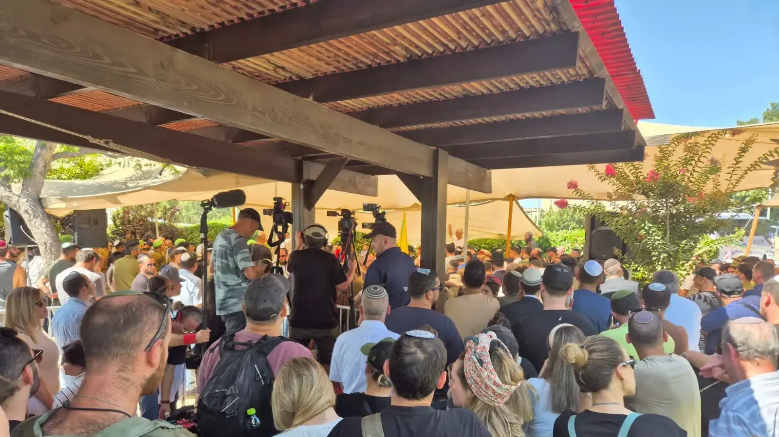 הלווית רס"ר (במיל') שלמה יהונתן חזוט, בית העלמין הצבאי אשדוד, 26 באוגוסט 2024 הלווית רס"ר (במיל') שלמה יהונתן חזוט, בית העלמין הצבאי אשדוד, 26 באוגוסט 2024