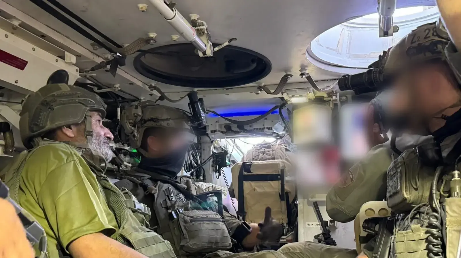 ממצלמות הגוף של הלוחמים ומבטן המסוק; תיעודים נוספים מרגעי החילוץ של החטוף פרחאן קאדי 27 באוגוסט 2024 ממצלמות הגוף של הלוחמים ומבטן המסוק; תיעודים נוספים מרגעי החילוץ של החטוף פרחאן קאדי 27 באוגוסט 2024